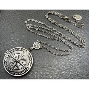 Vintage Compass Design Photo Locket Medallion Pendant Necklace Silver Tone 28"